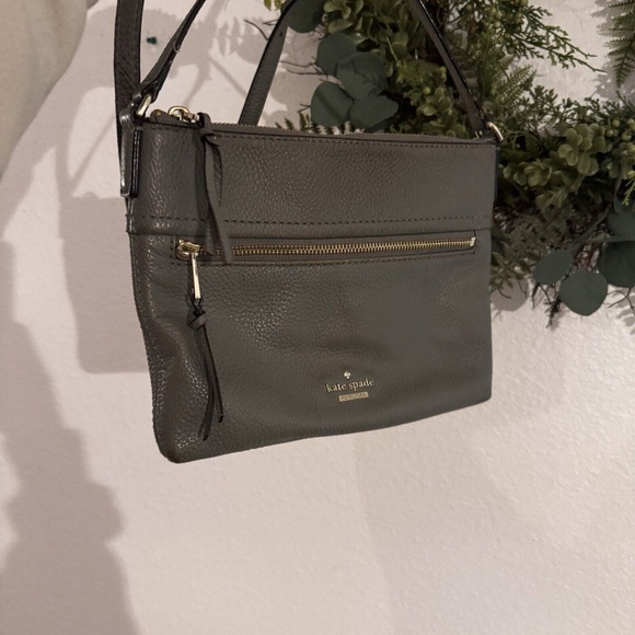 Kate Spade Heather Gray Pebbled Leather Gusset Jackson Crossbody Purse - Picture 7 of 15